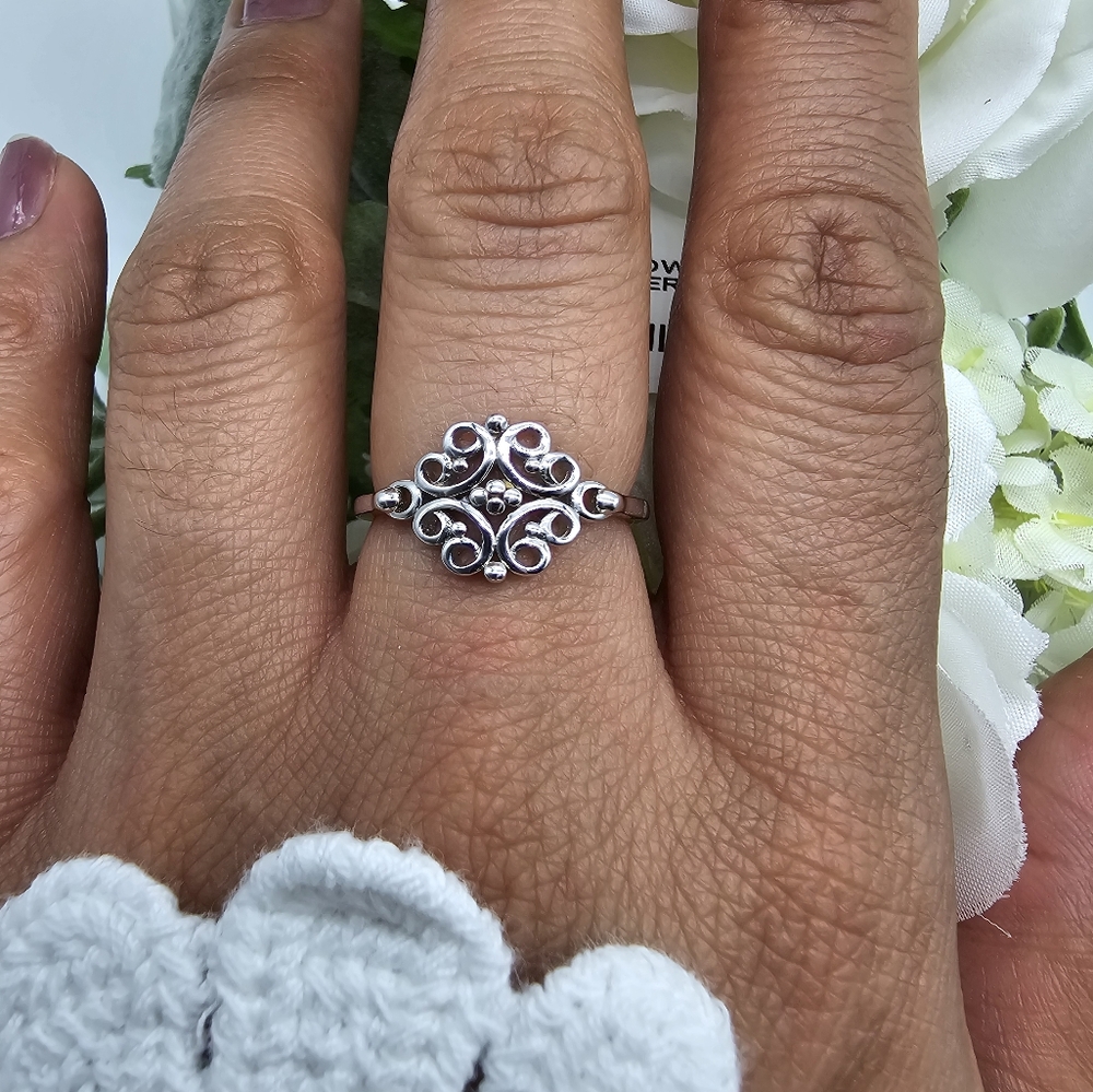 🥰 Hug Me Flower STERLING SILVER RING - Picture 4 of 6